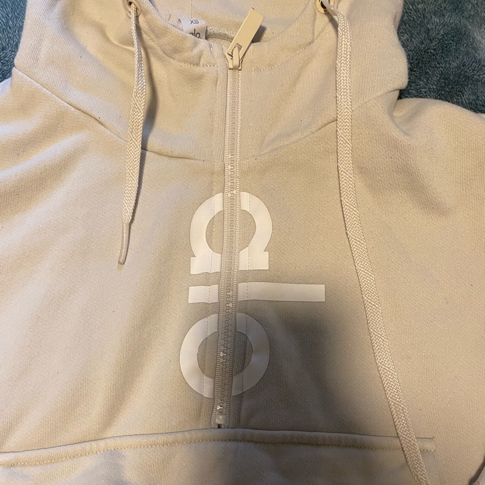 Alo yoga cropped sweater/top